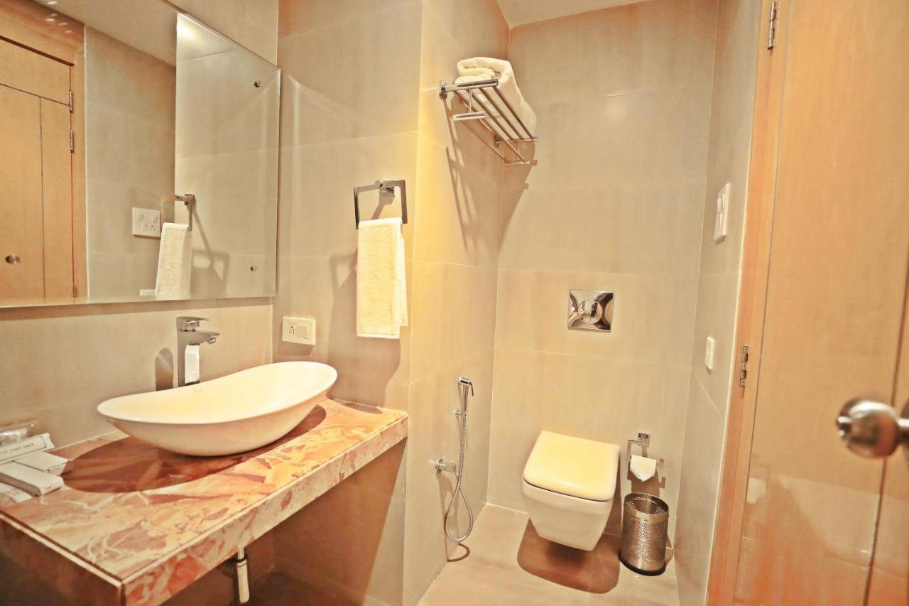 Bindiram Express By Shrigo Hotels Sitapur Muafi Exteriör bild