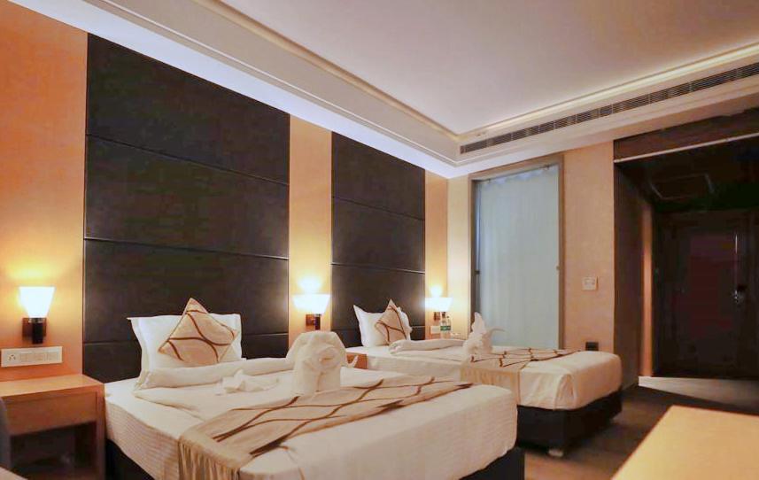 Bindiram Express By Shrigo Hotels Sitapur Muafi Exteriör bild