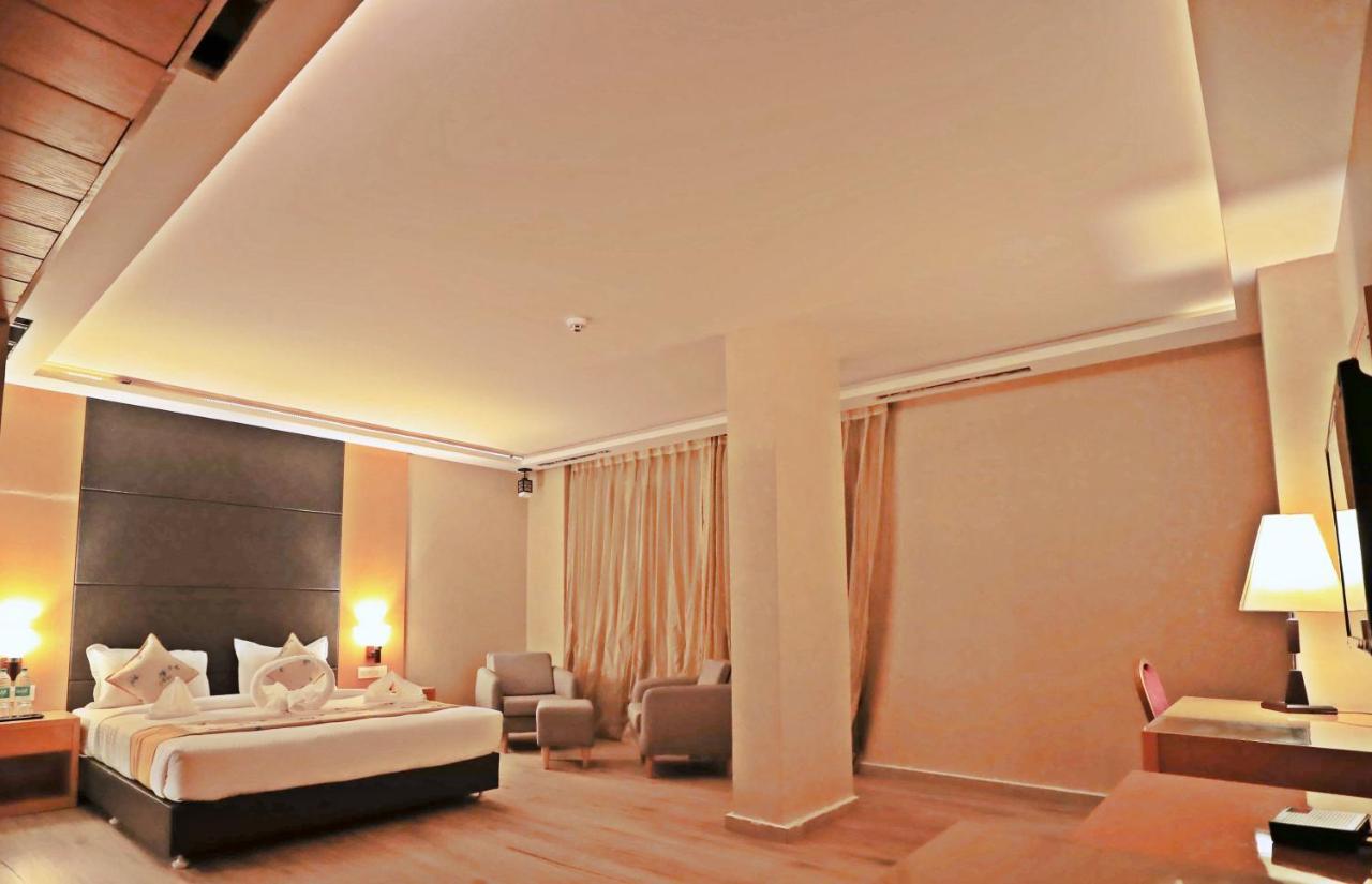 Bindiram Express By Shrigo Hotels Sitapur Muafi Exteriör bild