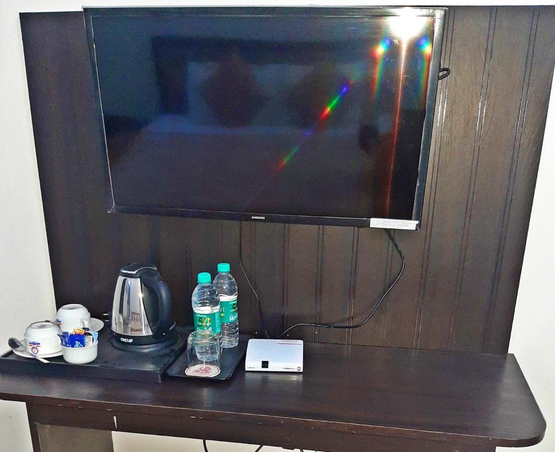 Bindiram Express By Shrigo Hotels Sitapur Muafi Exteriör bild