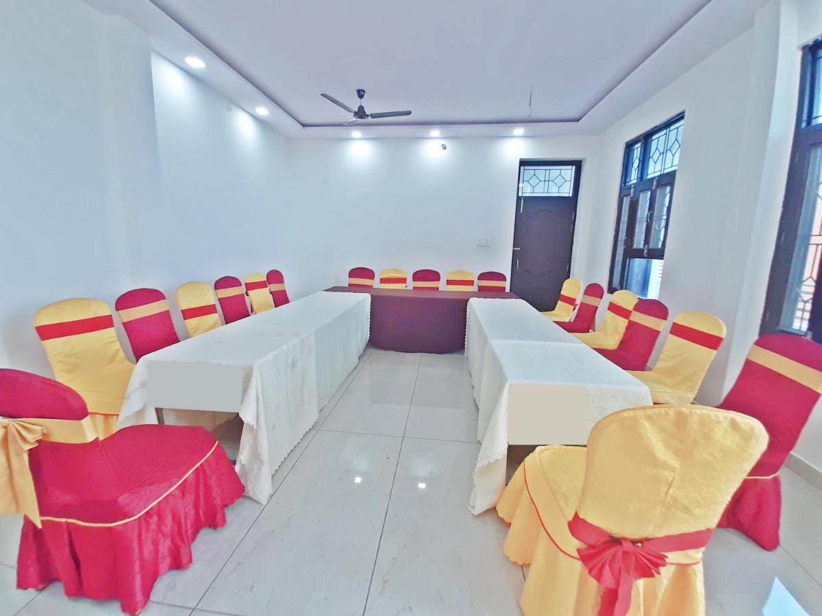 Bindiram Express By Shrigo Hotels Sitapur Muafi Exteriör bild