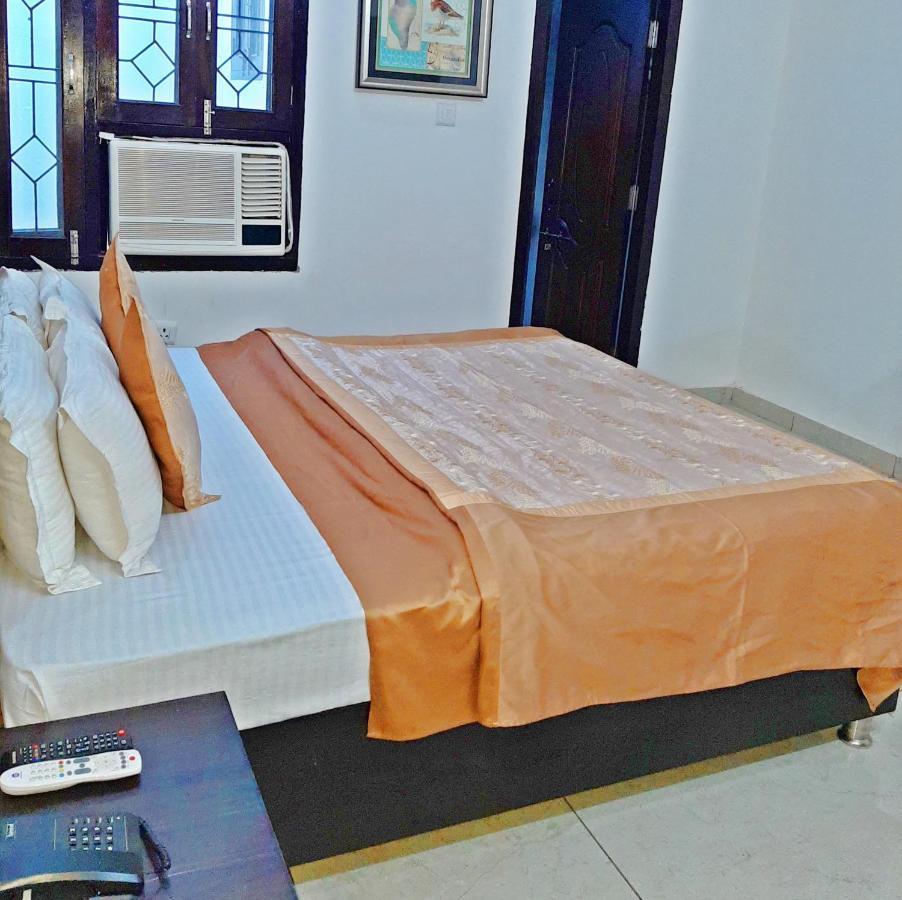 Bindiram Express By Shrigo Hotels Sitapur Muafi Exteriör bild