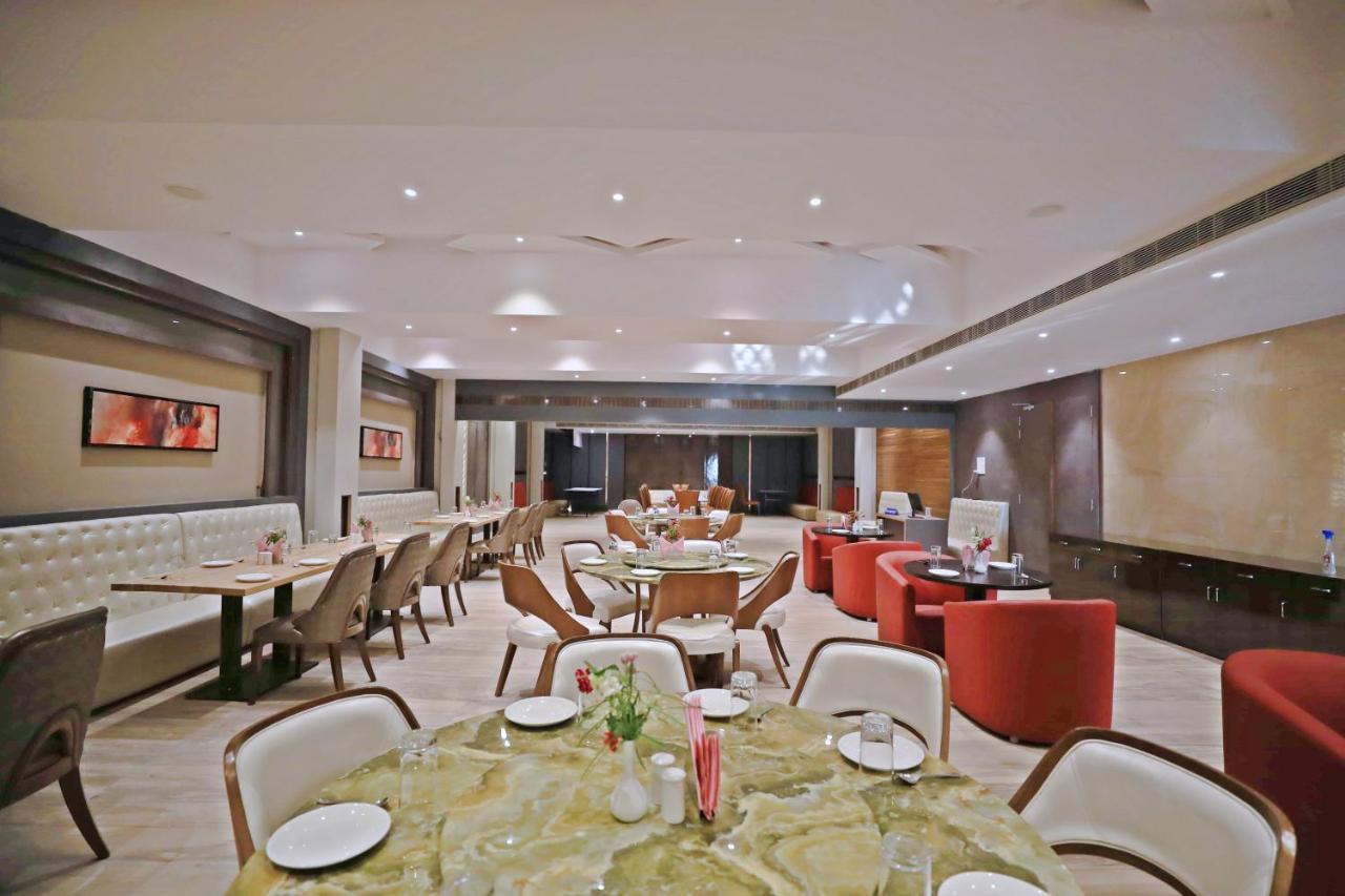 Bindiram Express By Shrigo Hotels Sitapur Muafi Exteriör bild