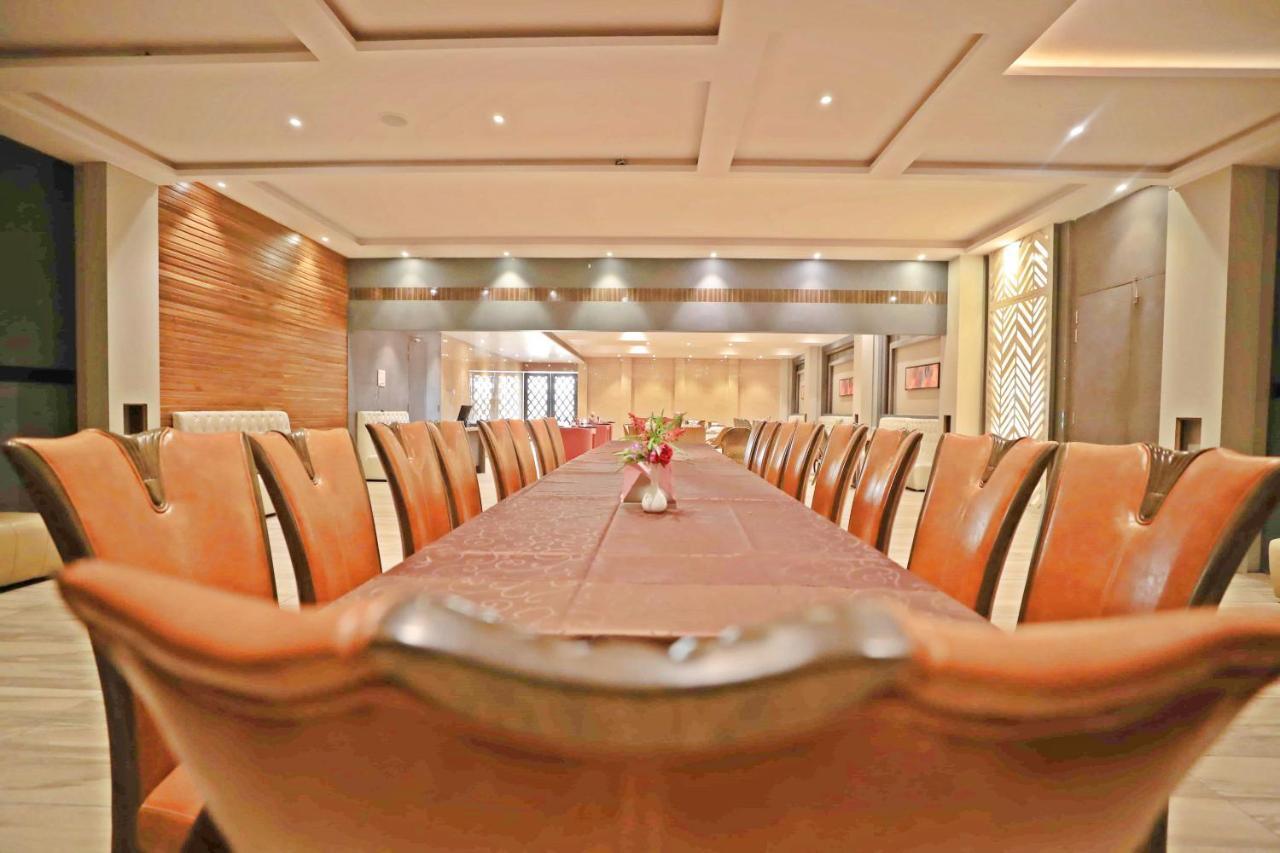 Bindiram Express By Shrigo Hotels Sitapur Muafi Exteriör bild