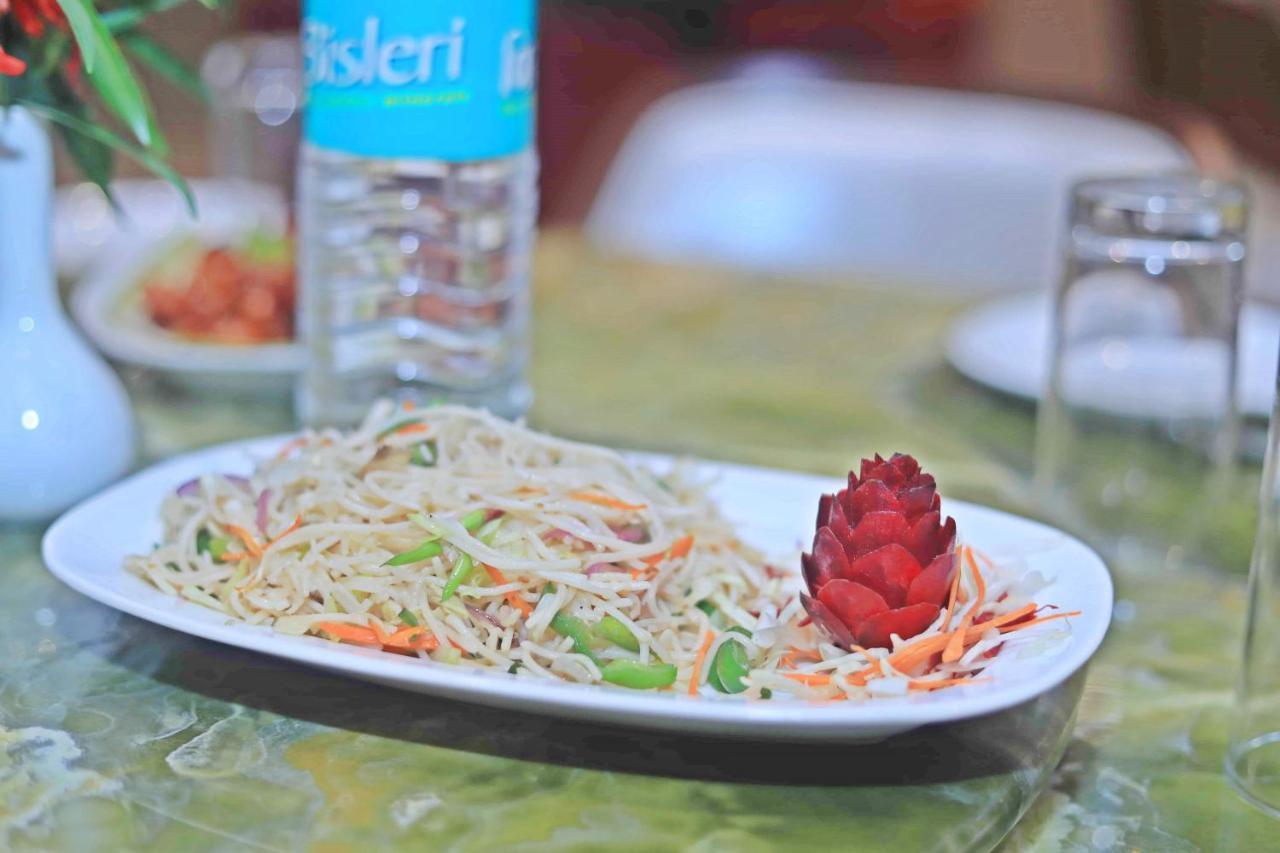 Bindiram Express By Shrigo Hotels Sitapur Muafi Exteriör bild